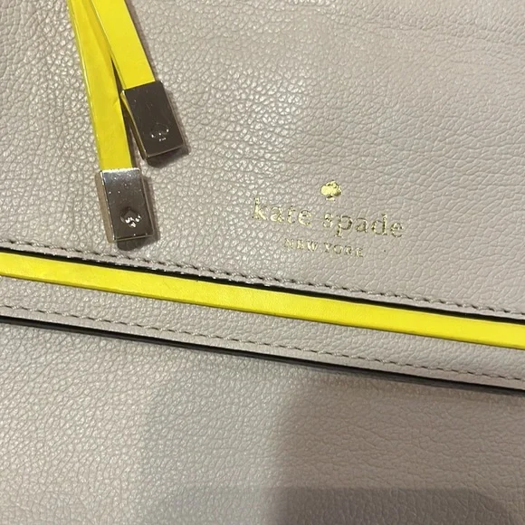 Gorgeous Kate Spade in Cream/Yellow! Perfect for Spring!  Excellent Condition - Picture 3 of 6